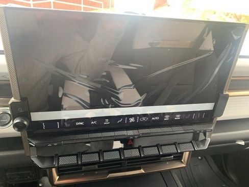 New 2024 GMC Hummer EV 2X w/ Extreme Off-Road Package image 21