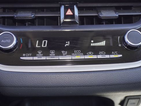 Used 2023 Toyota Corolla LE FWD image 14