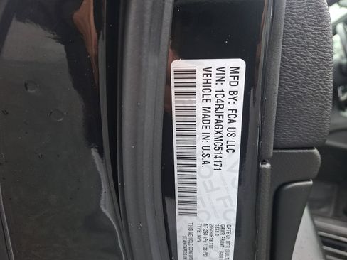 Used 2021 Jeep Grand Cherokee Laredo X AWD/4WD image 25