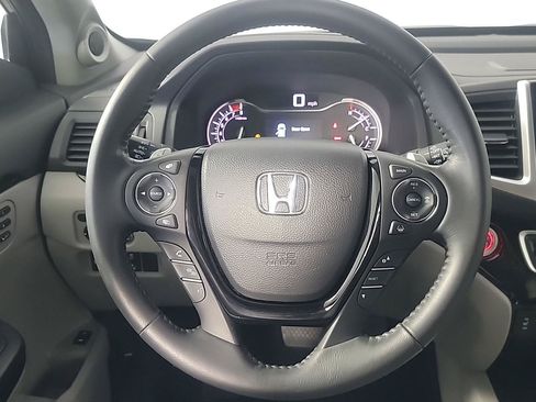 Certified 2017 Honda Pilot Touring image 26