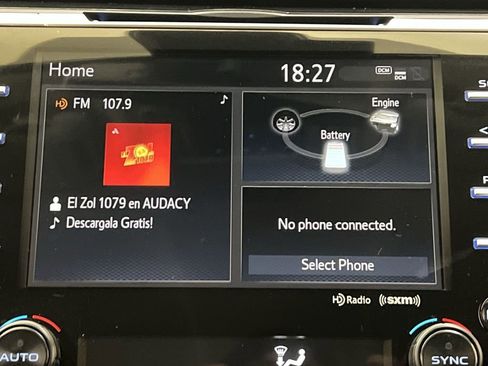 Used 2020 Toyota Camry XLE image 18