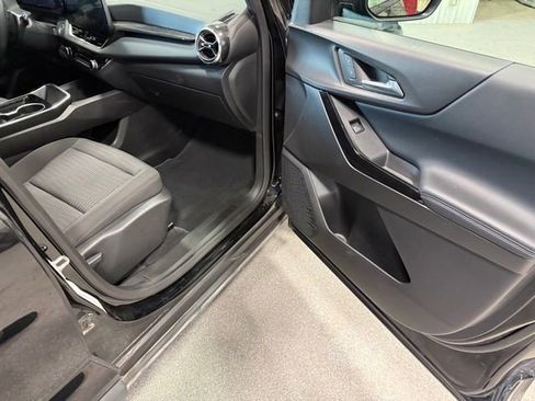 Used 2025 Chevrolet Equinox LT image 22