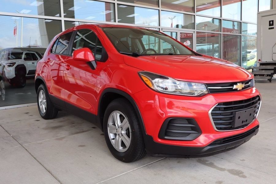 Used 2020 Chevrolet Trax LS w/ Tint and Cruise Package FWD image 1