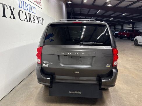Used 2019 Dodge Grand Caravan SXT FWD image 6