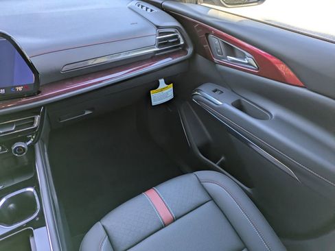 New 2026 Chevrolet Traverse RS image 18