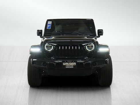 Used 2022 Jeep Wrangler Unlimited Sahara AWD/4WD image 8