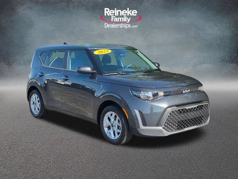 Used 2023 Kia Soul S FWD image 3
