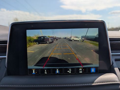 Used 2022 Chevrolet Tahoe Premier AWD/4WD image 19