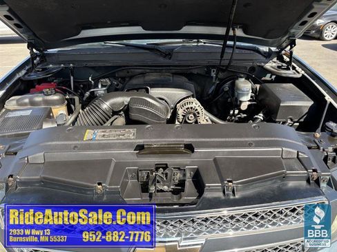 Used 2011 Chevrolet Avalanche LS w/ Regional Value Package AWD/4WD image 22