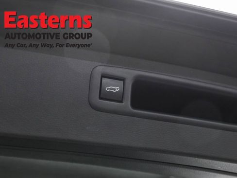 Used 2024 Toyota Highlander LE image 22