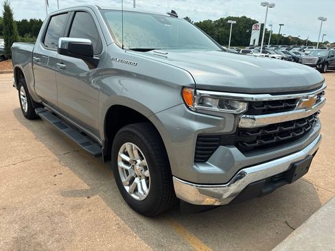 Used 2025 Chevrolet Silverado 1500 LT RWD image 3