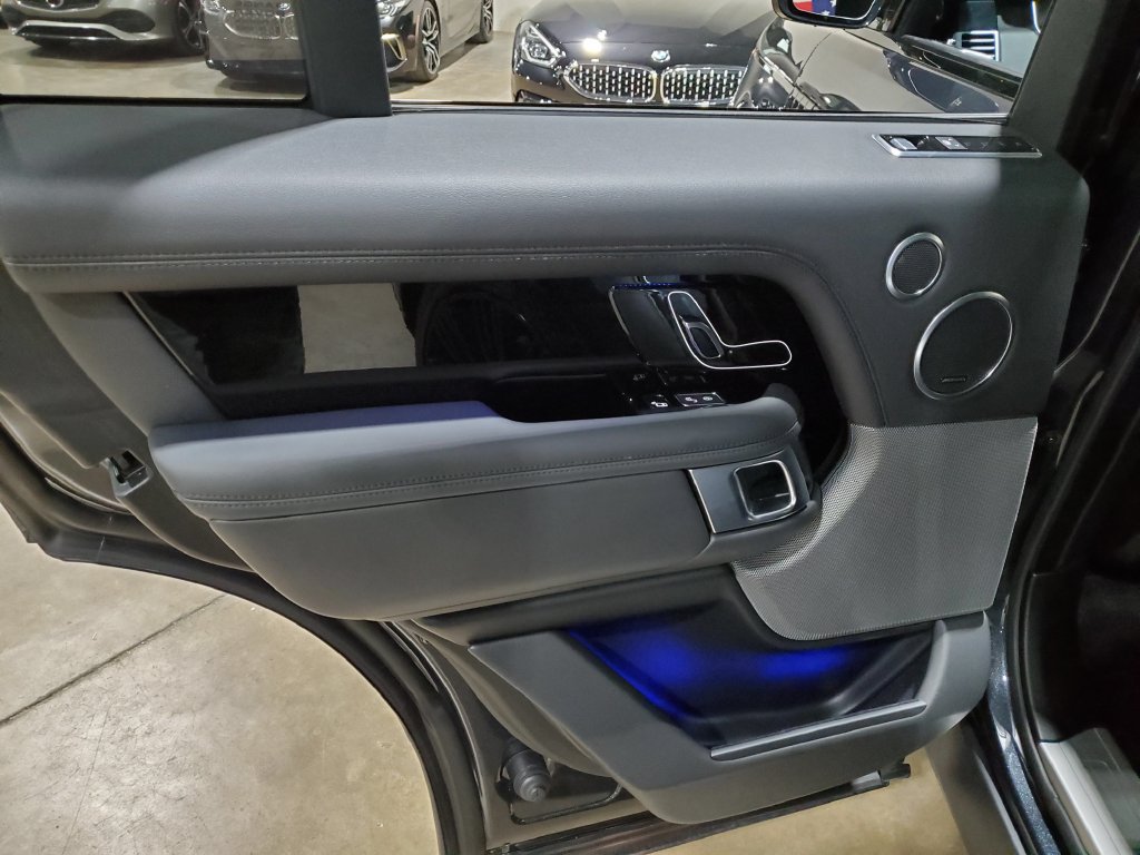 Used 2019 Land Rover Range Rover Supercharged AWD/4WD image 28