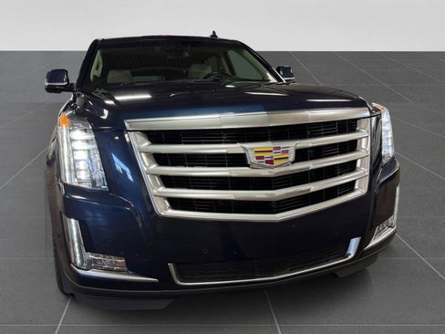 Used 2018 Cadillac Escalade ESV Premium Luxury AWD/4WD image 44