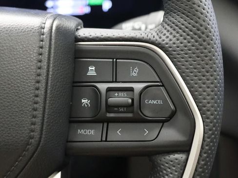 Used 2025 Toyota Sequoia Limited AWD/4WD image 21