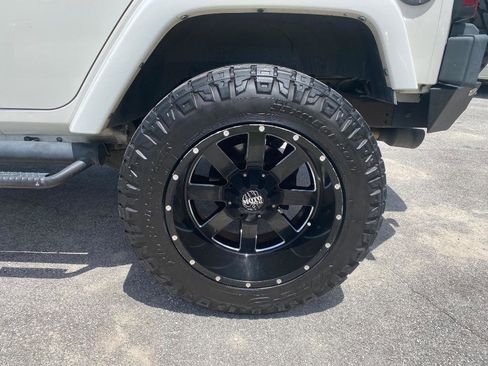 Used 2008 Jeep Wrangler Unlimited Rubicon w/ PWR Convenience Group AWD/4WD image 11