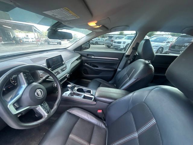 Used 2024 Nissan Altima 2.5 SR FWD image 5