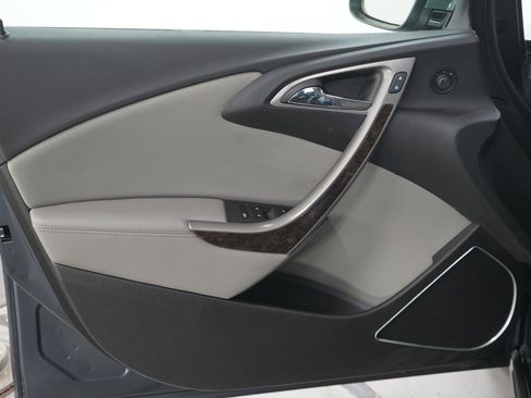Used 2013 Buick Verano Convenience FWD image 19