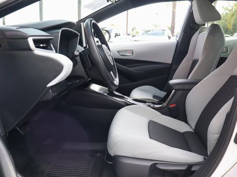 Used 2025 Toyota Corolla SE image 16