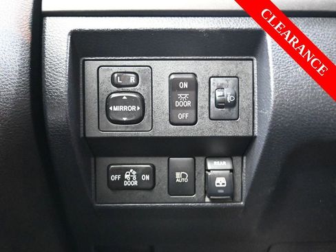 Used 2018 Toyota Tundra SR5 image 25