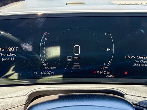 Certified 2024 Cadillac XT4 Premium Luxury AWD/4WD image 44