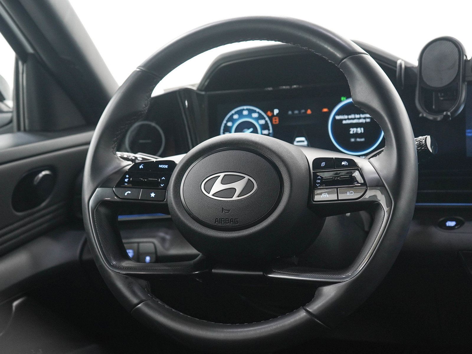 Used 2025 Hyundai Elantra SEL FWD image 15
