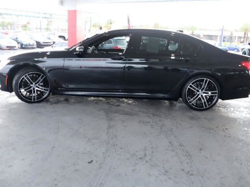 Used 2017 BMW 740i RWD image 10
