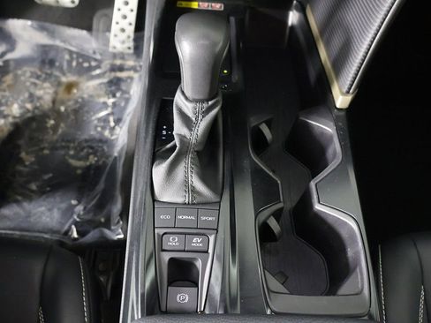 Used 2025 Toyota Camry SE FWD image 41