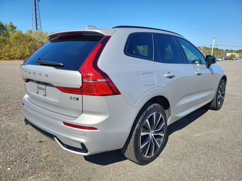 Used 2024 Volvo XC60 B5 Plus image 7