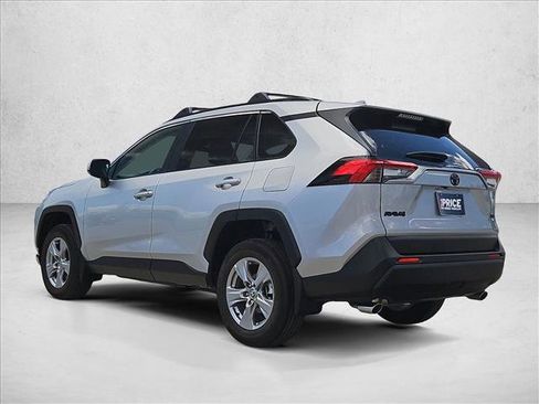 Used 2025 Toyota RAV4 XLE FWD image 8