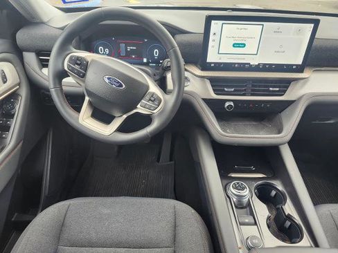 Certified 2025 Ford Explorer Active RWD image 8
