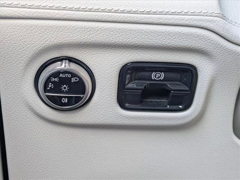Used 2023 Mercedes-Benz EQE 350+ SUV image 11
