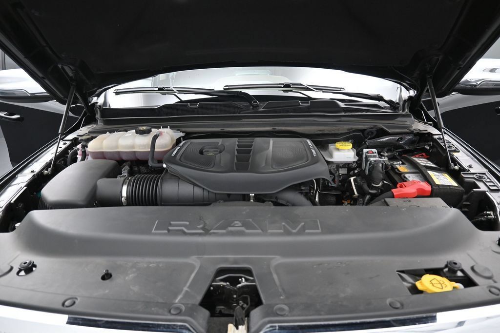 Used 2025 RAM 1500 Limited AWD/4WD image 42