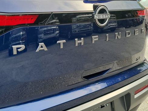 New 2026 Nissan Pathfinder SL FWD image 11