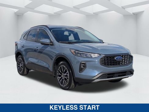 New 2025 Ford Escape image 2