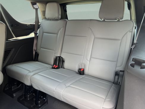 Used 2021 GMC Yukon SLT w/ SLT Premium Package RWD image 30