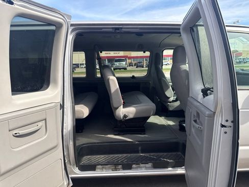 Used 2010 Ford E-350 and Econoline 350 XLT RWD image 6