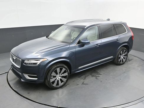Certified 2025 Volvo XC90 T8 Plus w/ Protection Package Premier image 22