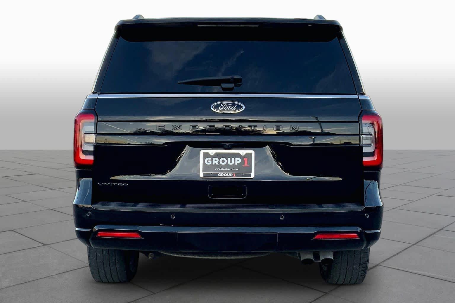 Used 2023 Ford Expedition Limited RWD image 5