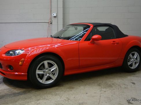 Used 2007 MAZDA MX-5 Miata Sport w/ Appearance Pkg image 30