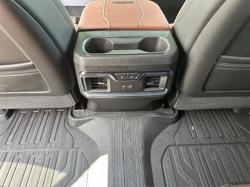 New 2025 GMC Sierra 2500 Denali Ultimate w/ Snow Plow Prep/Camper Package image 31