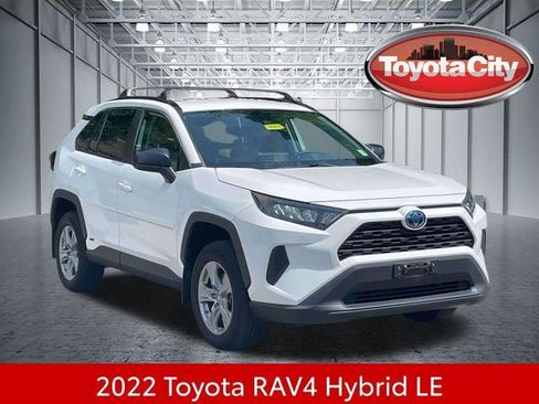 Used 2022 Toyota RAV4 LE AWD/4WD image 1
