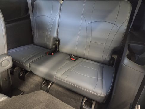 Used 2020 Buick Enclave Premium w/ Sun and Sites Package image 12