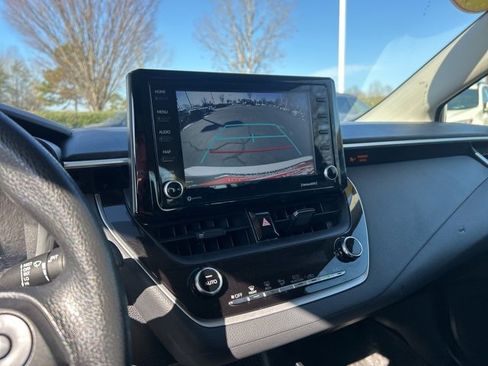 Used 2022 Toyota Corolla LE image 21