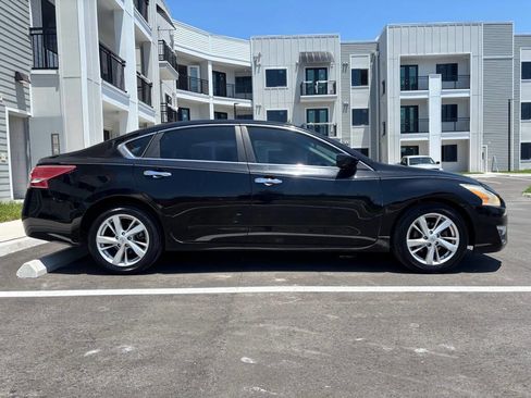 Used 2013 Nissan Altima 2.5 SV FWD image 5