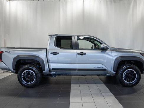 Used 2024 Toyota Tacoma TRD Off-Road w/ TRD Off Road Upgrade Package AWD/4WD image 3