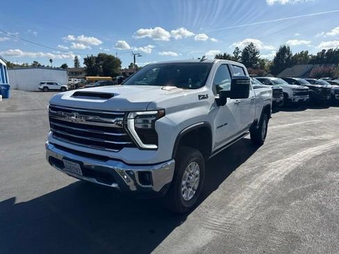 Used 2024 Chevrolet Silverado 2500 LTZ w/ LTZ Premium Package AWD/4WD image 4