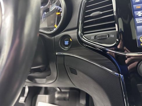 Used 2021 Jeep Grand Cherokee Limited w/ Trailer Tow Group IV image 29