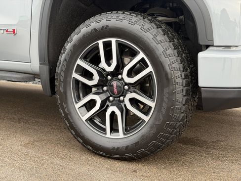 Used 2024 GMC Sierra 1500 AT4 w/ AT4 Premium Package image 25