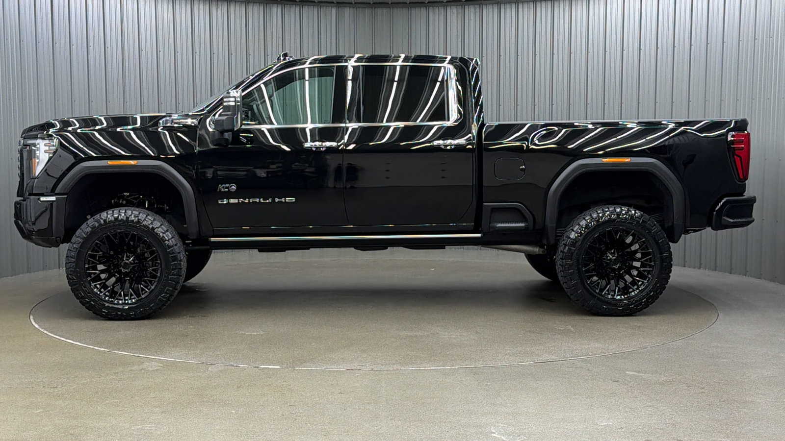 Used 2026 GMC Sierra 2500 Denali Ultimate AWD/4WD image 2