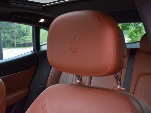 Used 2019 Maserati Levante S image 35